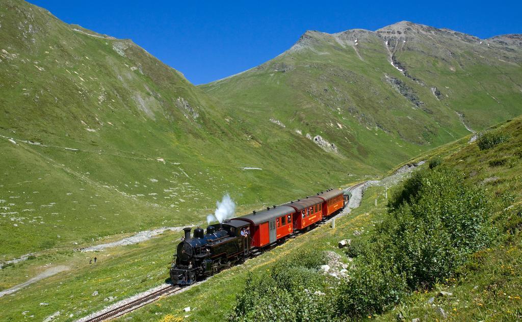 Hotel Tenne Reckingen エクステリア 写真