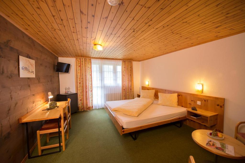 Hotel Tenne Reckingen 部屋 写真